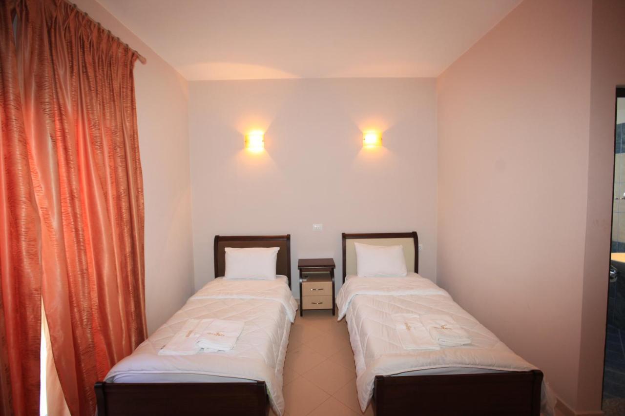 Hotel Gryka E Kelcyres エクステリア 写真