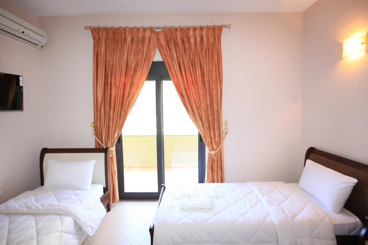 Hotel Gryka E Kelcyres エクステリア 写真